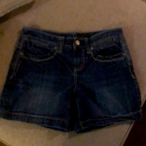 Maurieses size five shorts